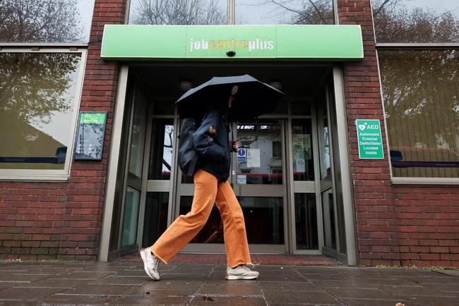Inquiry launched as number of ‘Neets’ at nearly a million
