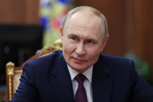 Over 20 of Putin's family 'have key state-linked jobs*