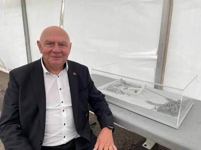 Tycoon who backed Brexit considers move to Australia