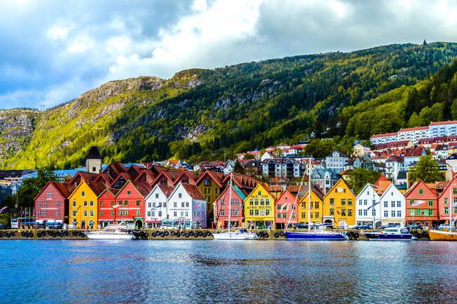 When is the best time to go on a cruise around Norway?