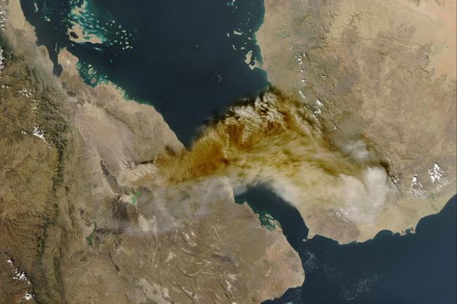 Ash cloud from Ethiopia volcano disrupts flights