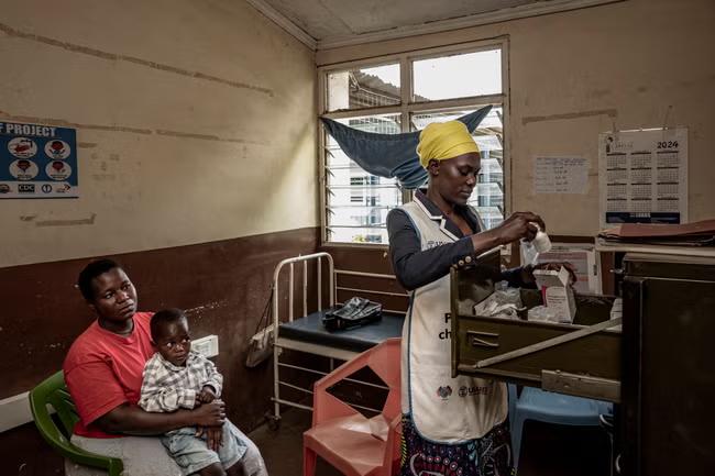 'Foolish' cuts risk progress on Aids, says ex-minister