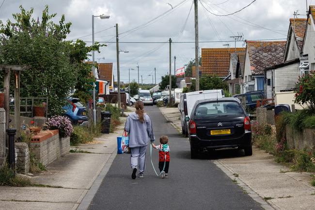 Child poverty strategy lacks ambition, critics tell Labour