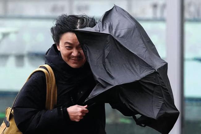 Travel chaos as Storm Bram lashes Britain and Ireland