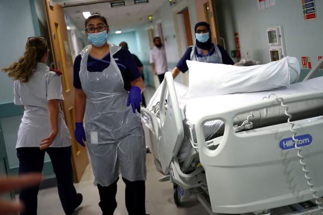 Superflu cases plunge NHS into 'worst-case scenario'