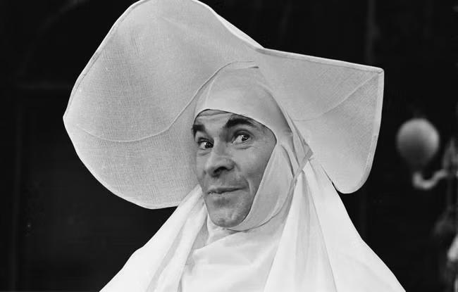 Impressionist and comedian Stanley Baxter dies, aged 99