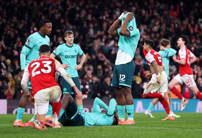 Arsenal gifted three points as Wolves score own goals