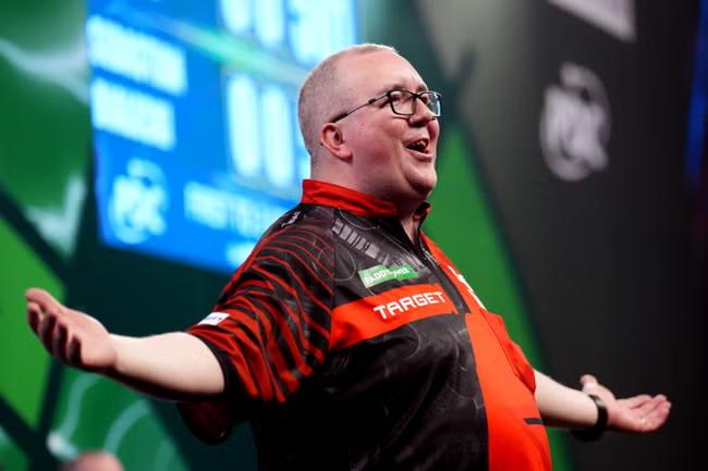 Fourth seed Bunting holds nerve with first-round win