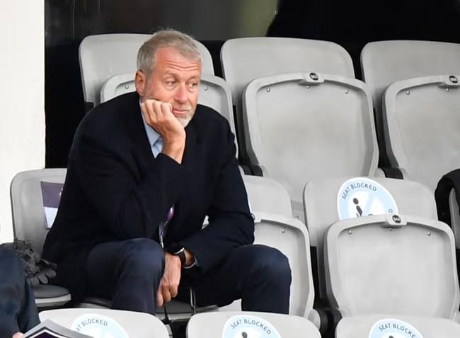Starmer tells Abramovich to transfer £2.5bn to Ukraine