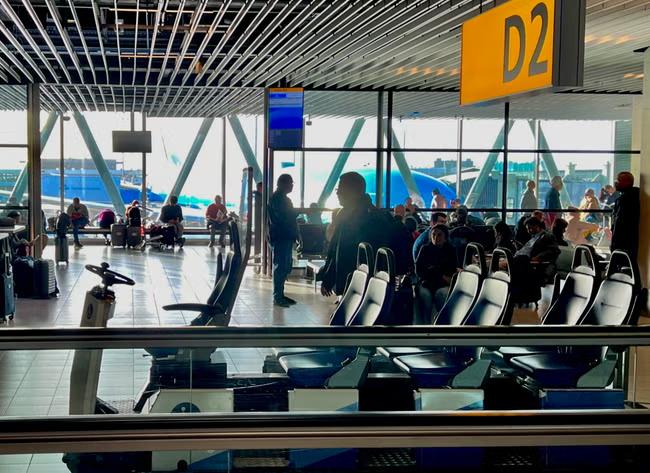 Will EES rules complicate my Amsterdam layover?