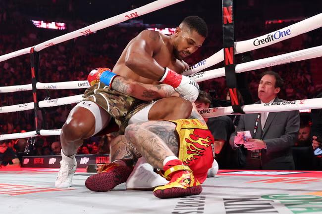 AJ disappointed, but Paul is to blame for a boxing farce