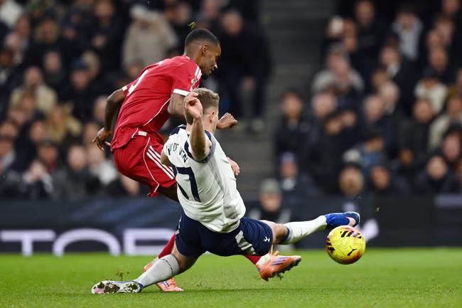 Far from perfect Liverpool outpoint nine-man Spurs