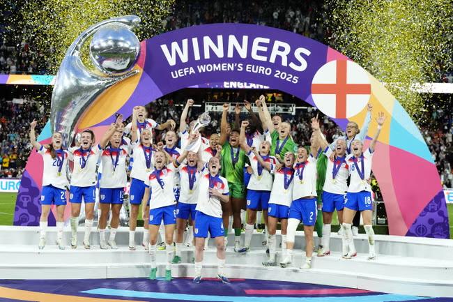 Elba and Lionesses among new year honours recipients