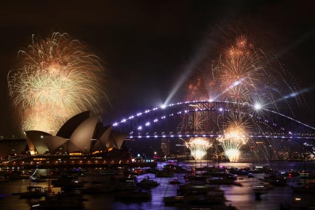 Sydney dazzles with display as world welcomes 2026