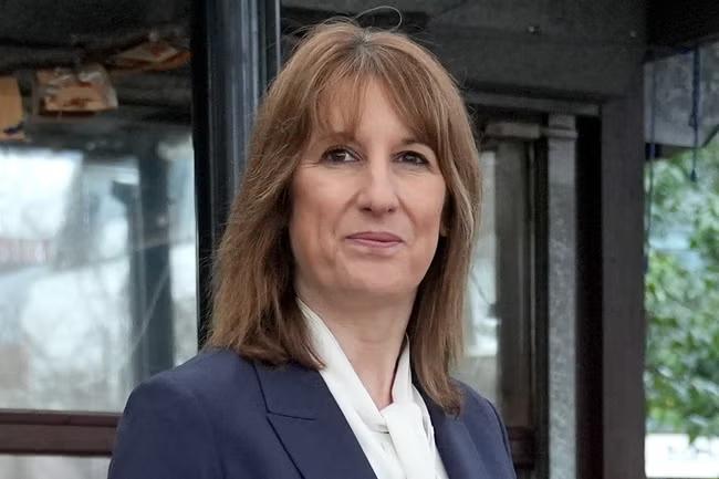 Reeves to hand pubs lifeline with rowback on rates relief