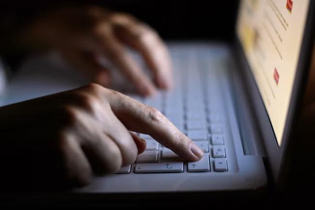 'ID packs' sell for £30 on dark web as data theft rises