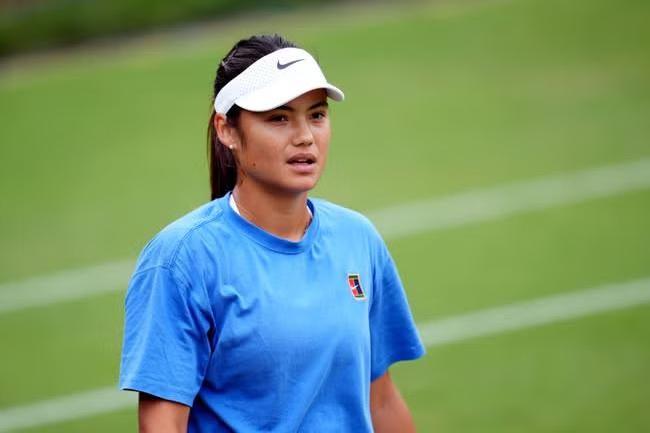 Raducanu's frustration over late slot at Australian Open