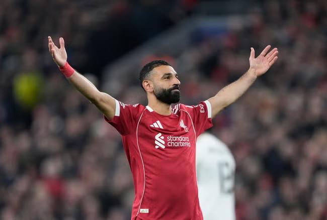 Liverpool hit Qarabag for six as Salah marks return