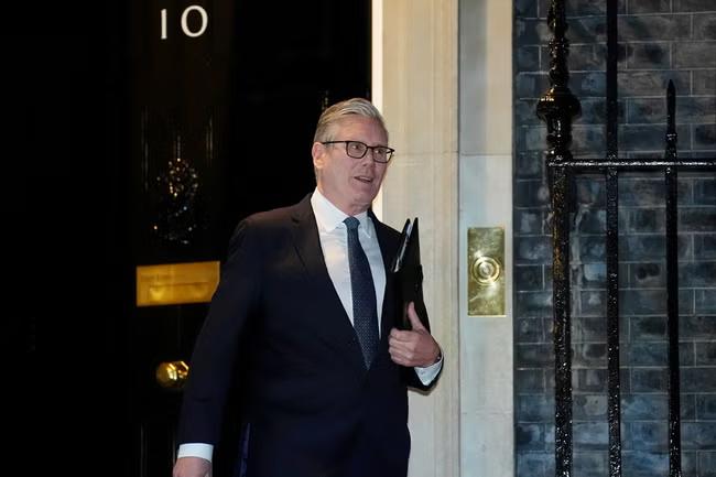 Starmer on ropes as another aide leaves Downing Street
