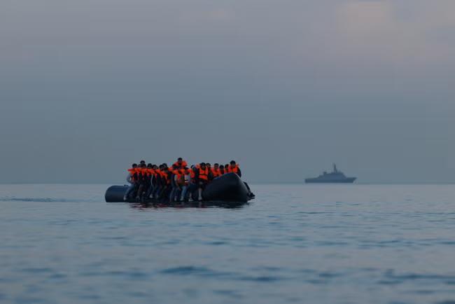 Scores dead after rubber boat sinks off Libyan coast