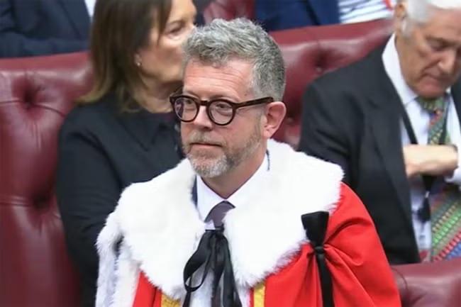 Suspended ex-spin doctor piles more pressure on PM