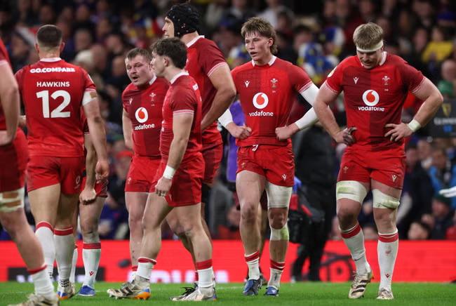 Wales flop as France run riot in front of empty seats