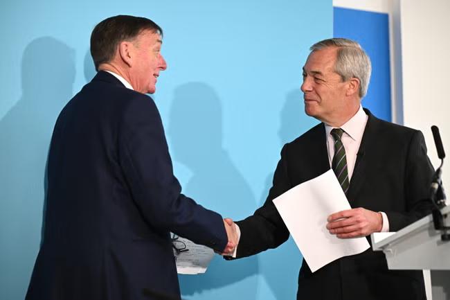 Farage eyes London votes as Labour figures defect