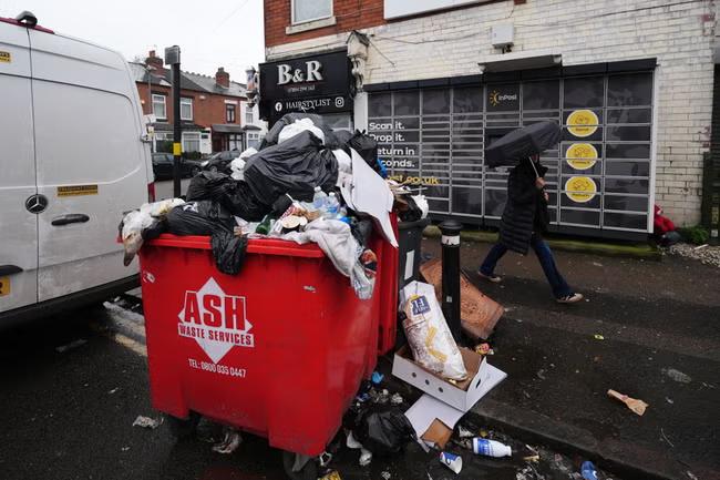 Deal ‘within sight’ to end Birmingham bin strike