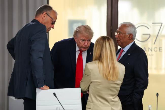 G6 grin and bear it when the Insulter-in-Chief gets going
