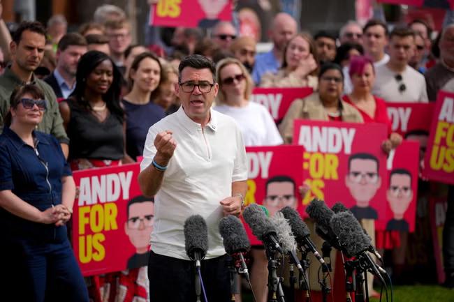 Labour MPs call for ‘change with a minimum of fuss’