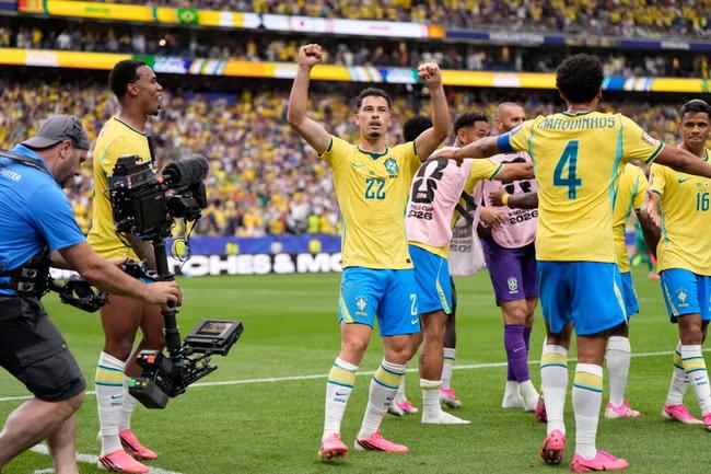 Brazil score last-minute goal to break Japan hearts