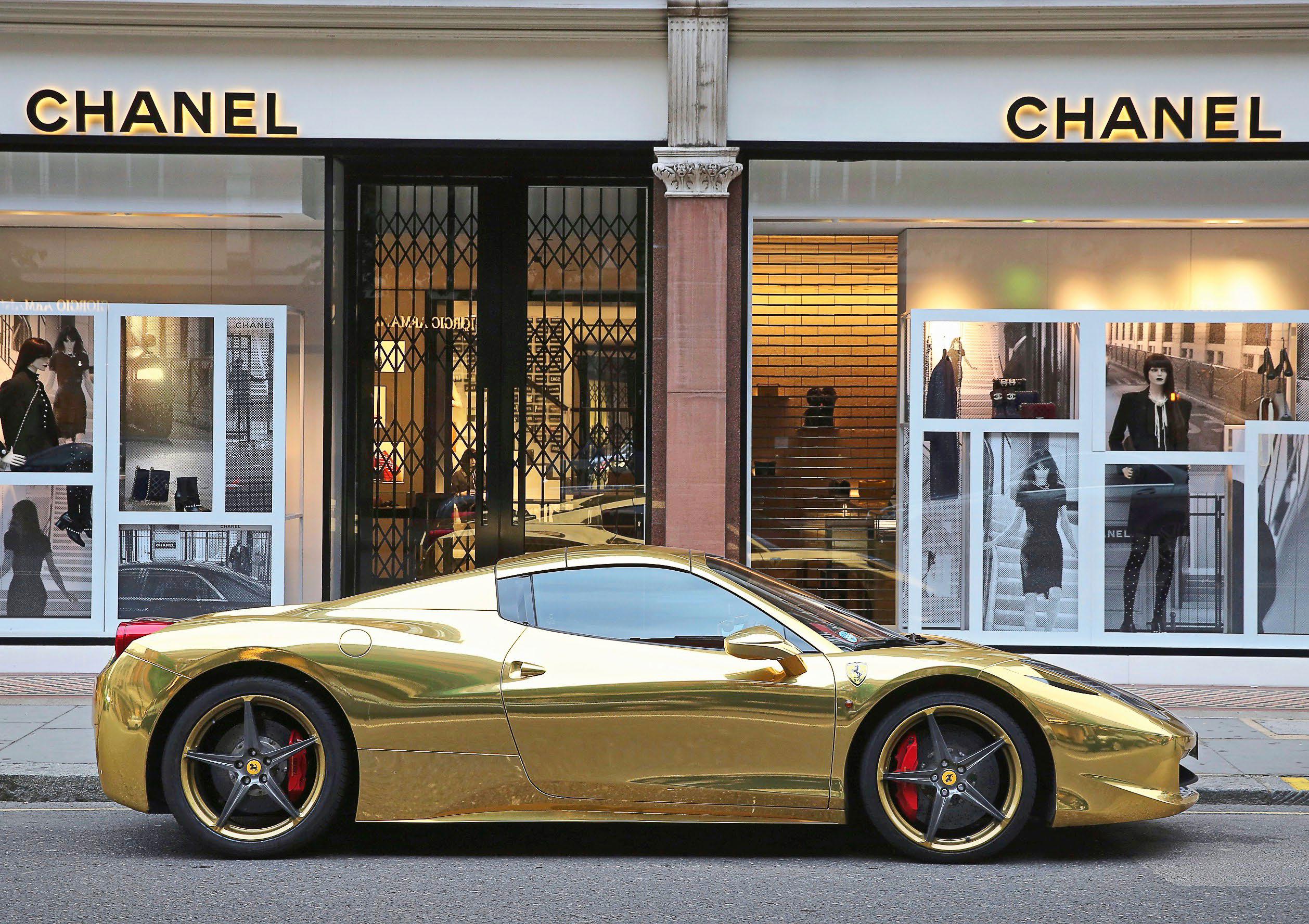 Big, full-throttle bankers' bonuses are back, baby!