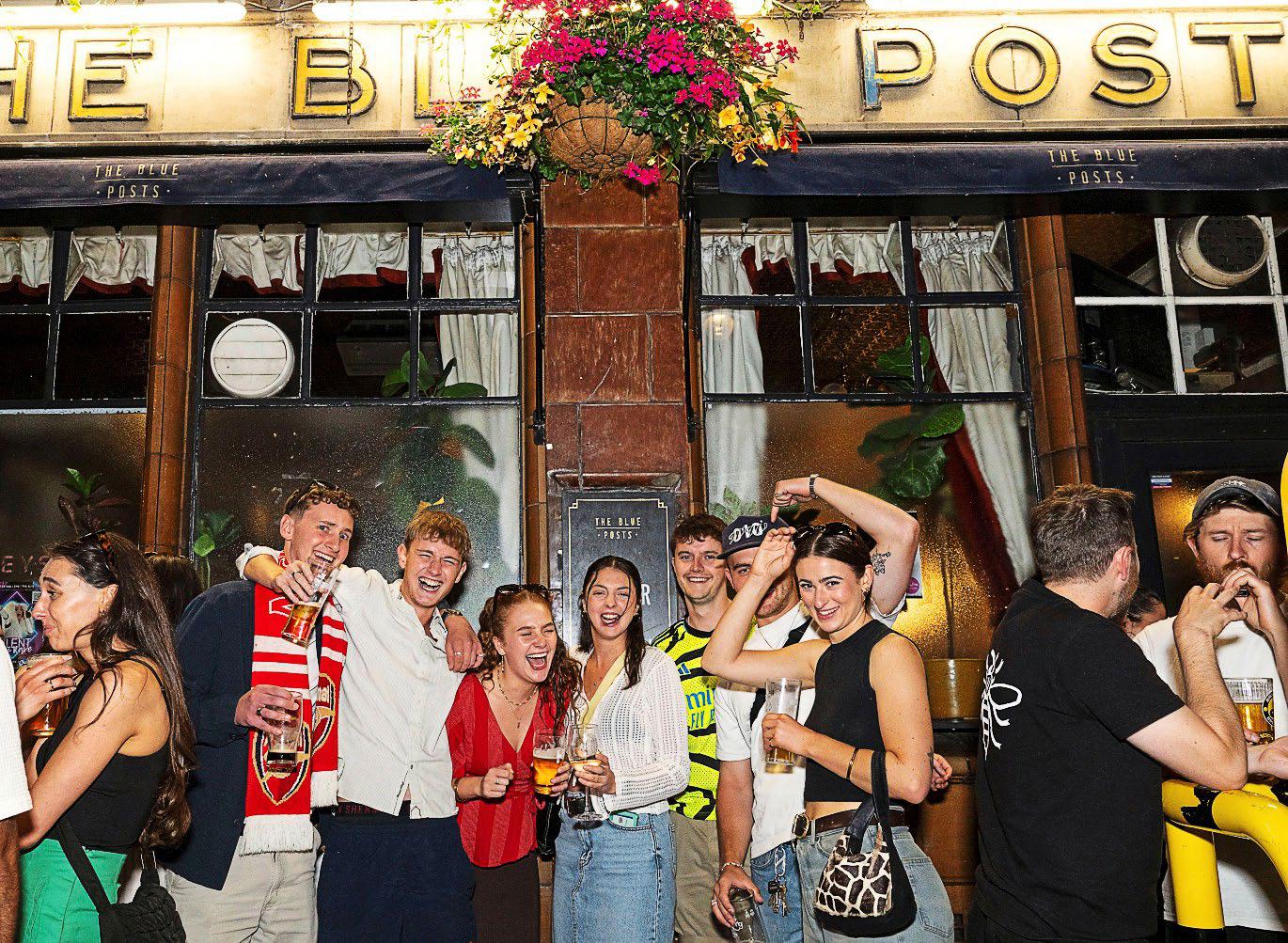 No more pints, chit-chat and good people: How the Schoonerati ruined proper pubs