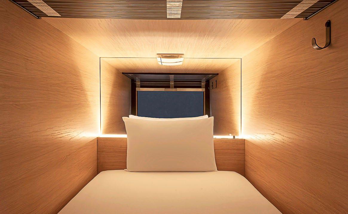 MY NIGHT IN LONDON'S TINIEST HOTEL ROOM