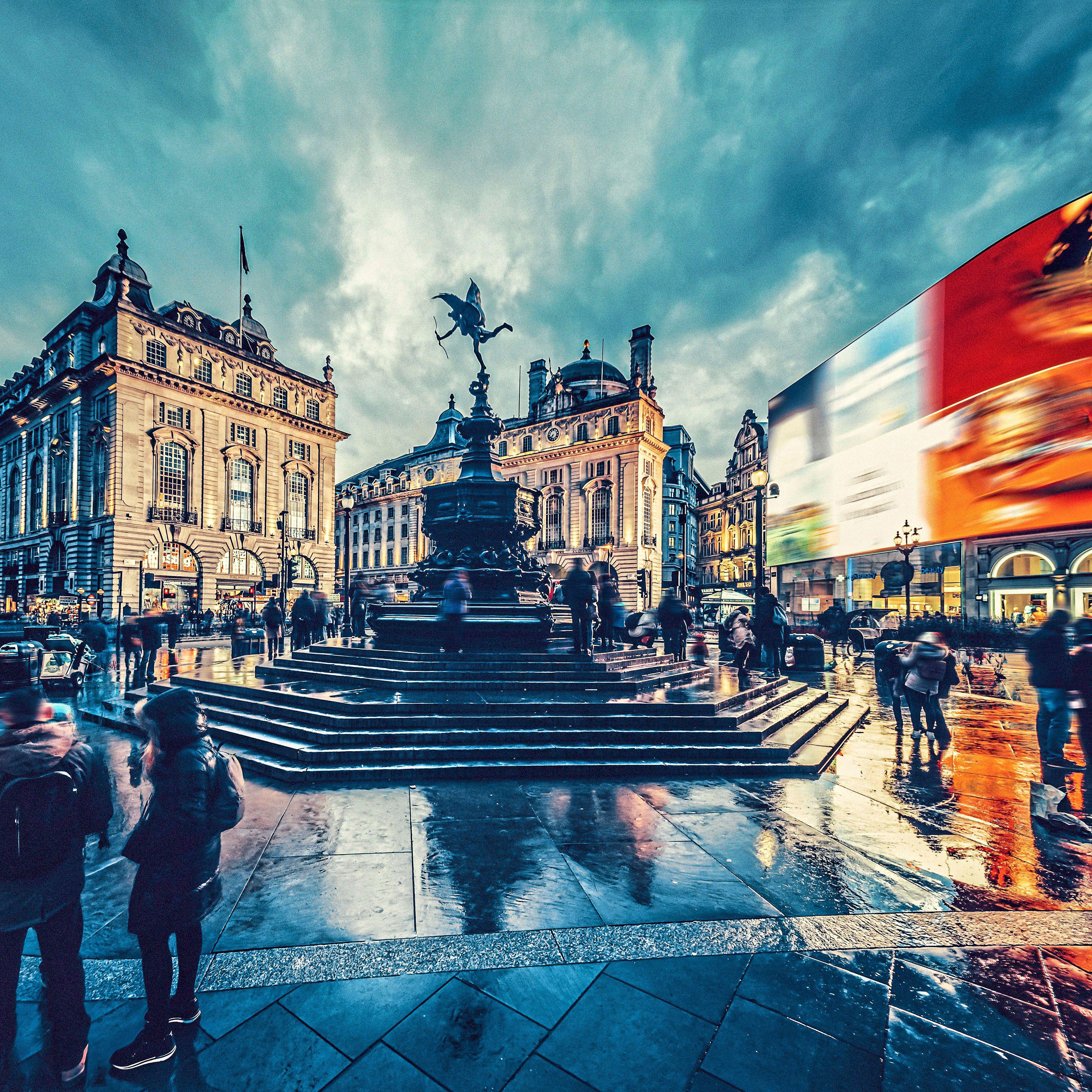 37 REASONS TO LOVE LONDON