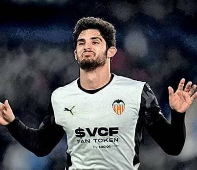 Valencia roar back to down Levante