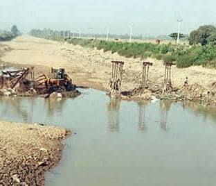 Scrap metal thieves steal 500 tonne, 60 ft steel bridge from Rohtas district in Bihar
