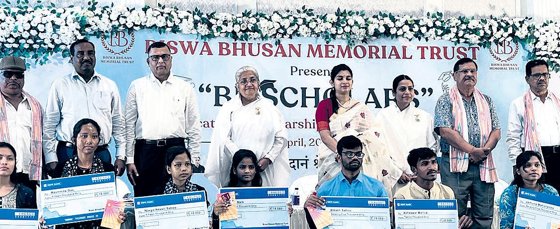 BB Trust awards 10 scholarships
