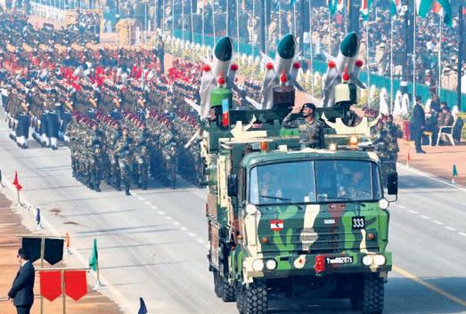 India offers cheap arms loans, eyes Russian clients