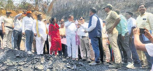 Ministers inspect coal mining sites