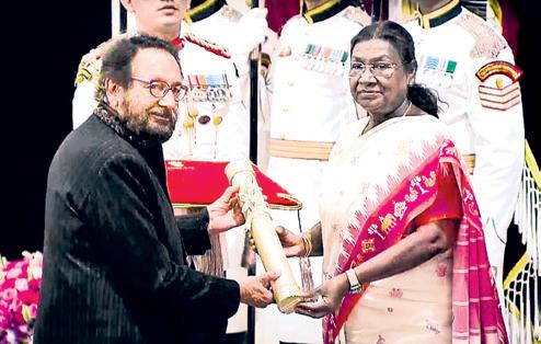 Pankaj Udhas, Shekhar among Padma awardees