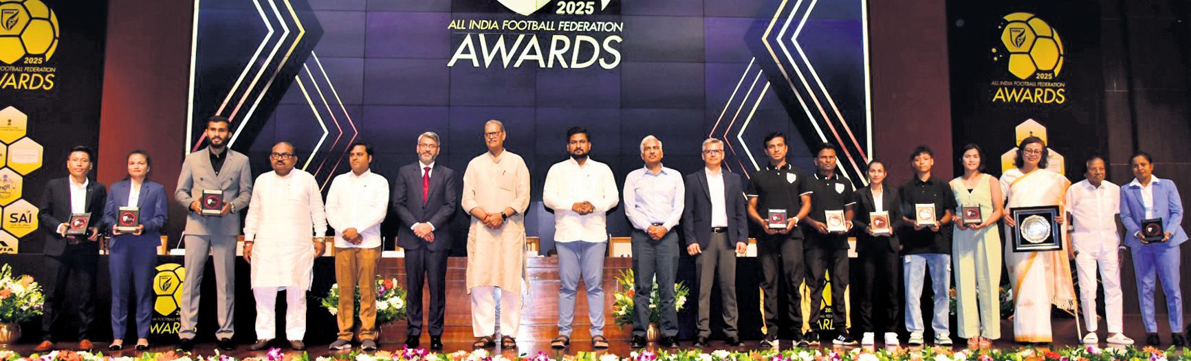 Soumya, Subhasish get top accolades