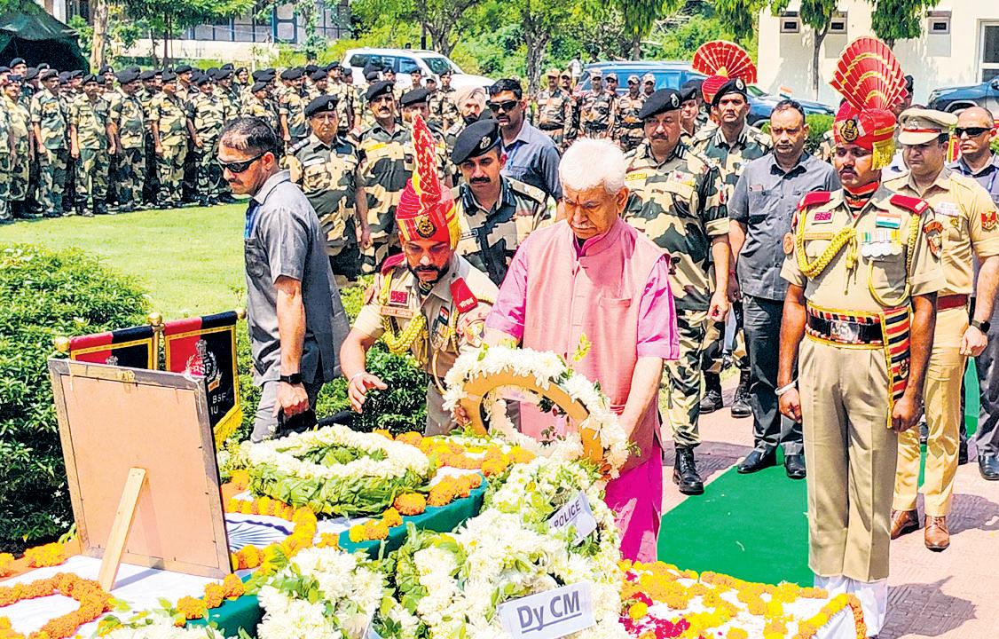 Last rites of Pak shelling victims performed with full honours