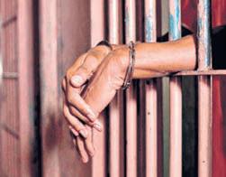 22 villagers held for assaulting cops