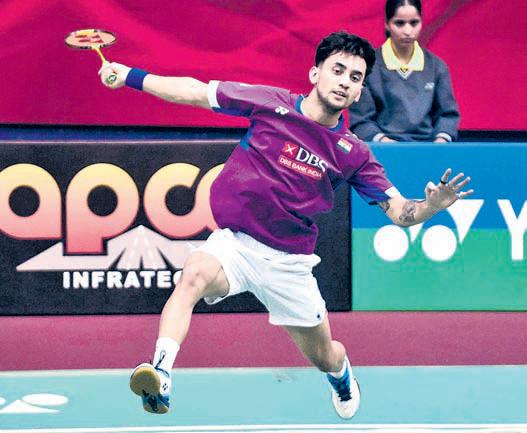 Mixed day for shuttlers