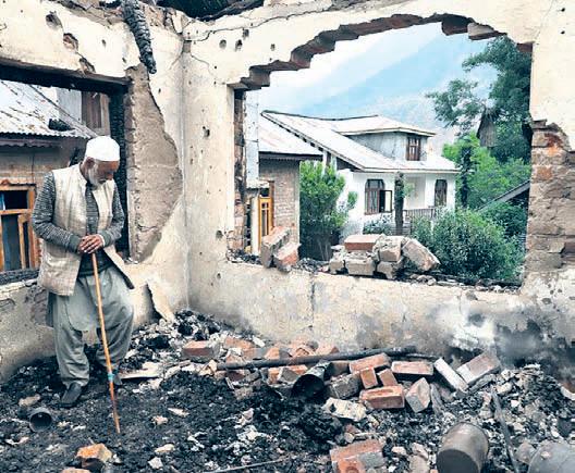 Devastated border dwellers demand shelter