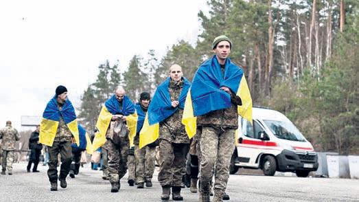 Russia & Ukraine swap hundreds more prisoners