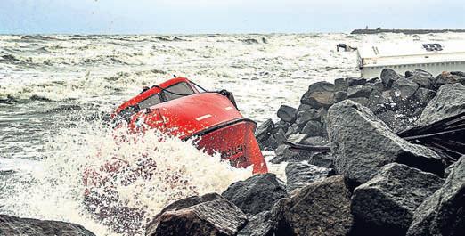 Liberian shipwreck; ICG ramps up oil spill response