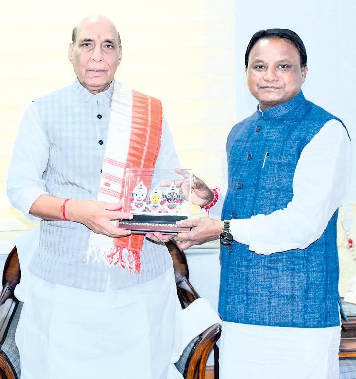 Majhi holds talks with Rajnath