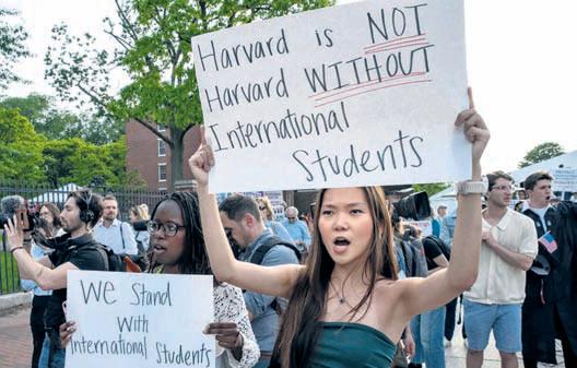 Trump suspends entry of int'l students at Harvard